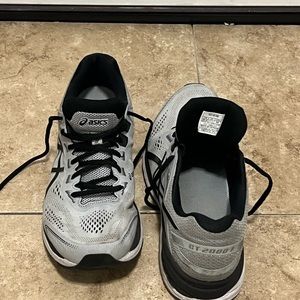 Acics GT-2000 7 size 11 in GREAT shape